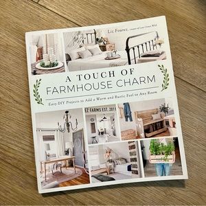 A Touch of Farmhouse Charm Paperbook DIY Craft Book